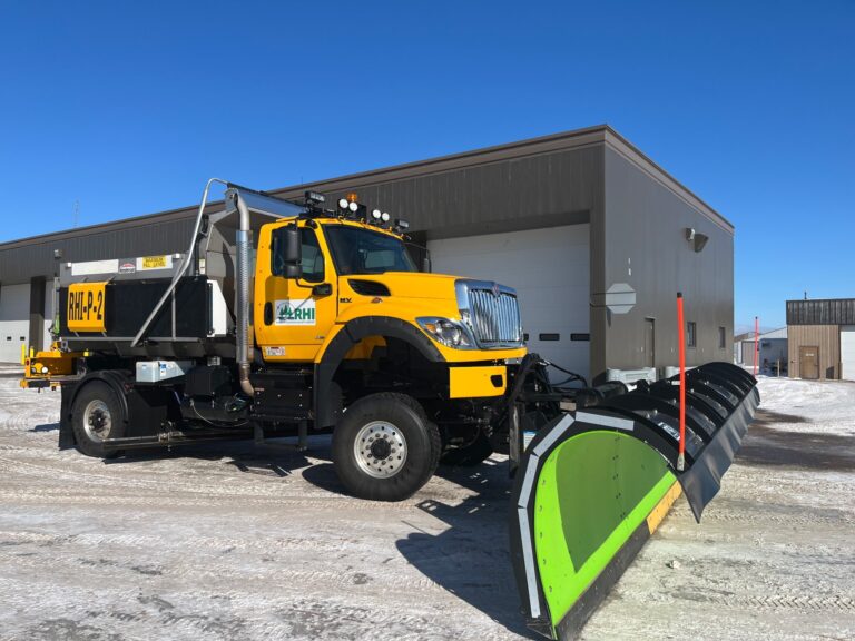 airport deicer truck